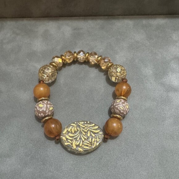 Handmade Beaded Bracelet With Gold Floral Accents Unique Elegant Design Expandab - Picture 2 of 4